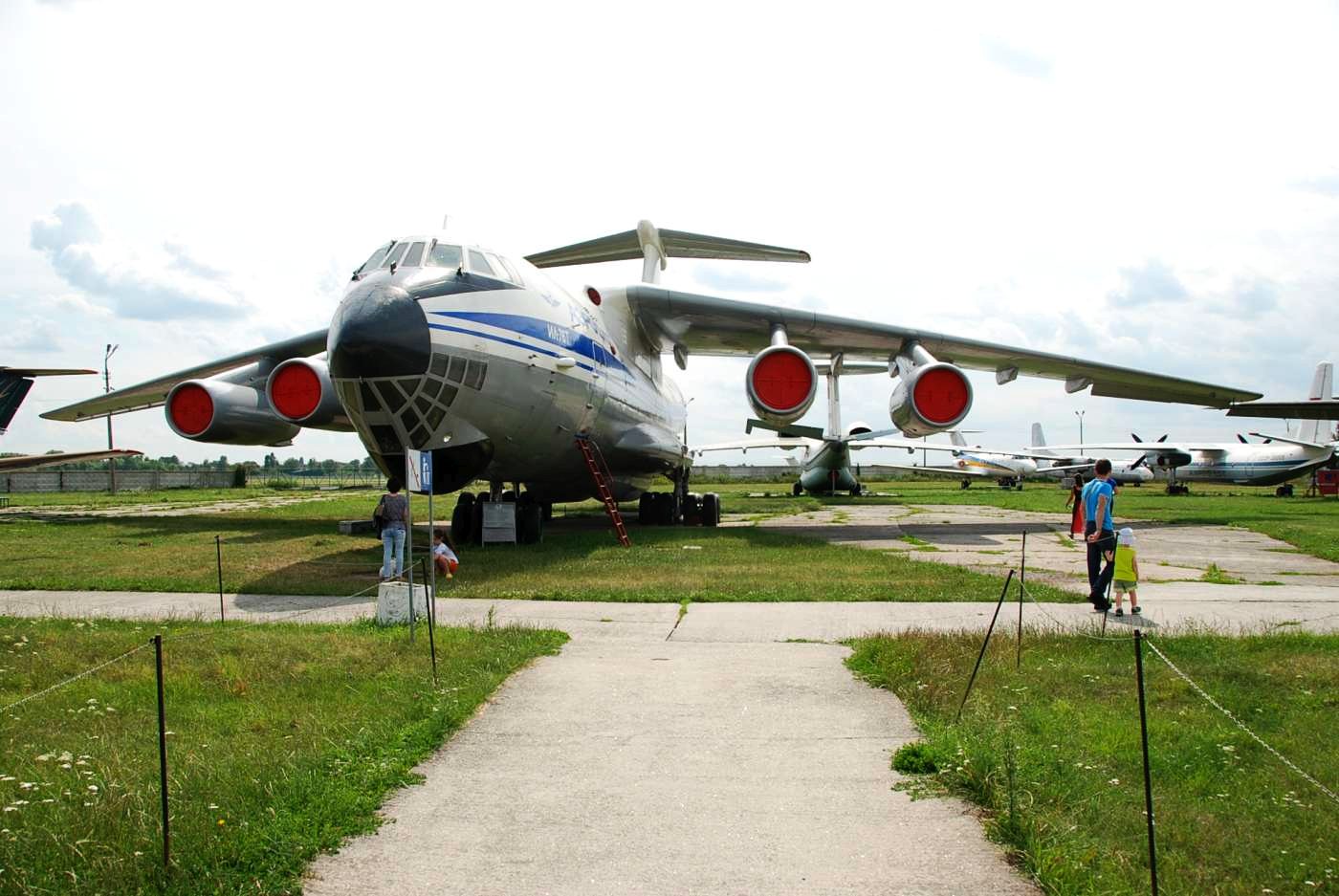 Ilyushin Il-76T   (Илью́шин ИЛ-76Т)
