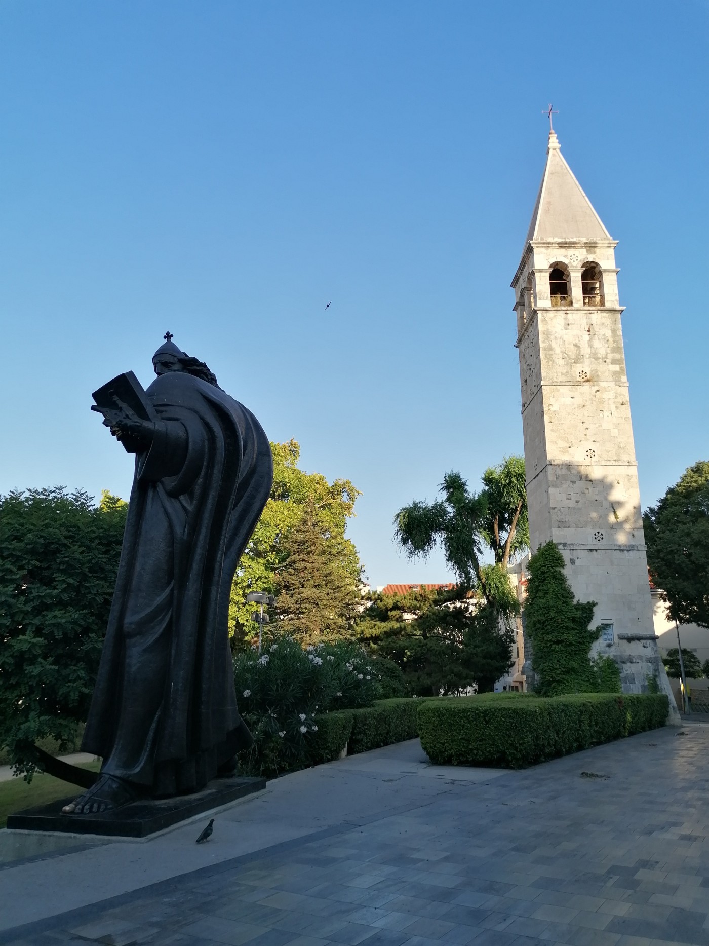 Split - Zvonik i kapelica Svetog Arnira (Zvonice a kaple sv. Arnira) se sochou Gregora Ninského